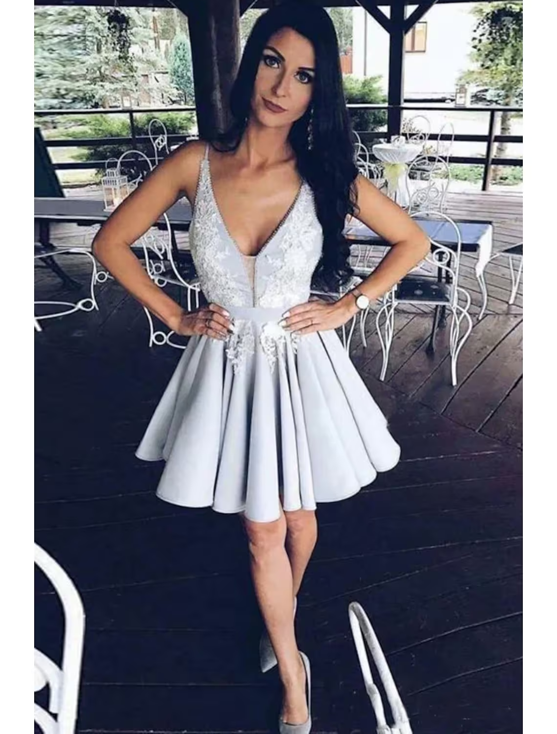 A-Linie Cocktailkleider Partykleid Abschlussfeier Kurz / Mini Ärmellos V-Ausschnitt Satin Rückenfrei mit Perlenapplikationen